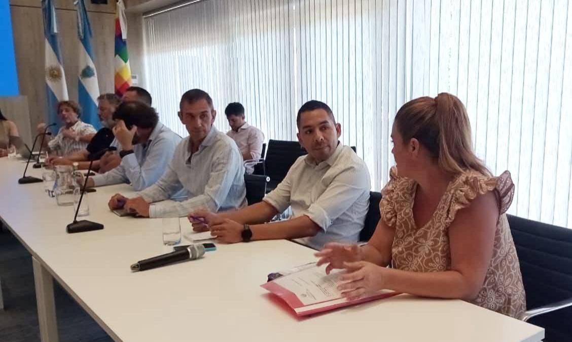 El Medanito: El intendente Monsalve pidió que se baje la regalía