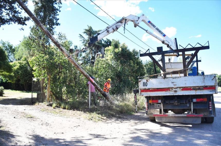 Nuevos cortes para sacar postes ilegales