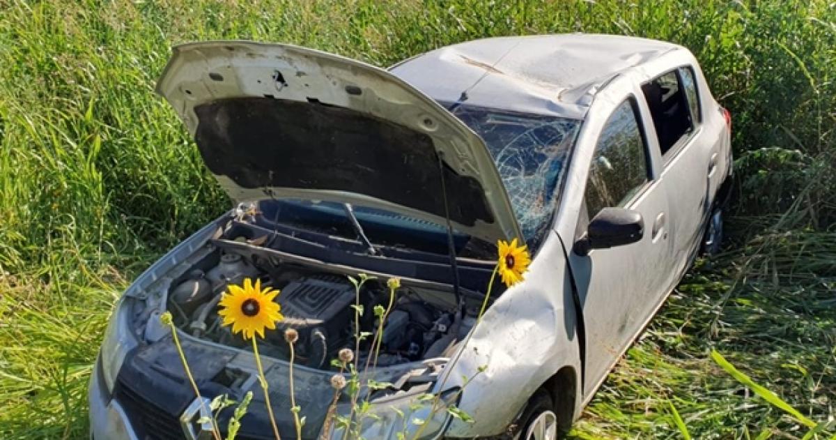 Los ocupantes de la Sandero sufrieron lesiones leves