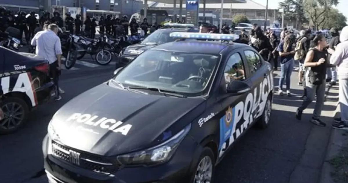 Patrulleros motos y policías se movilizaron en Rosario