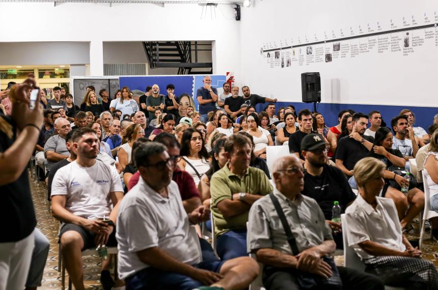 El salón de la sede del PJ  lució colmado