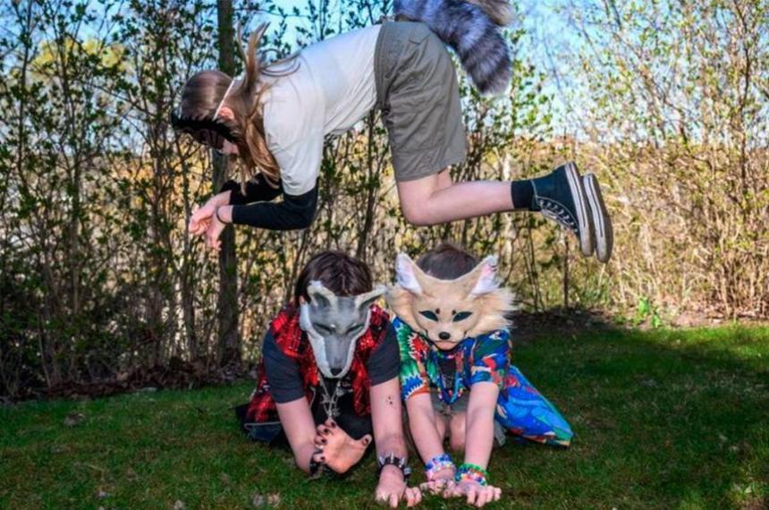 Denuncian que una adolescente fue mordida por un grupo therian a la salida de un colegio en Jesuacutes Mariacutea