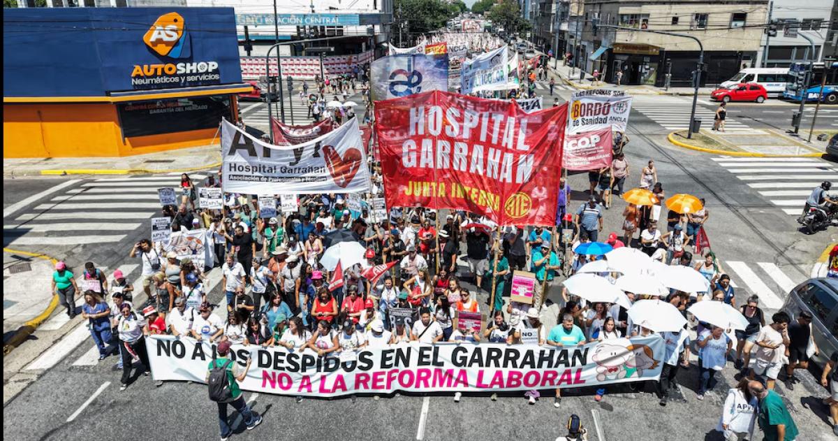 Organizaciones sociales marchan al Congreso en reclamo contra la reforma laboral