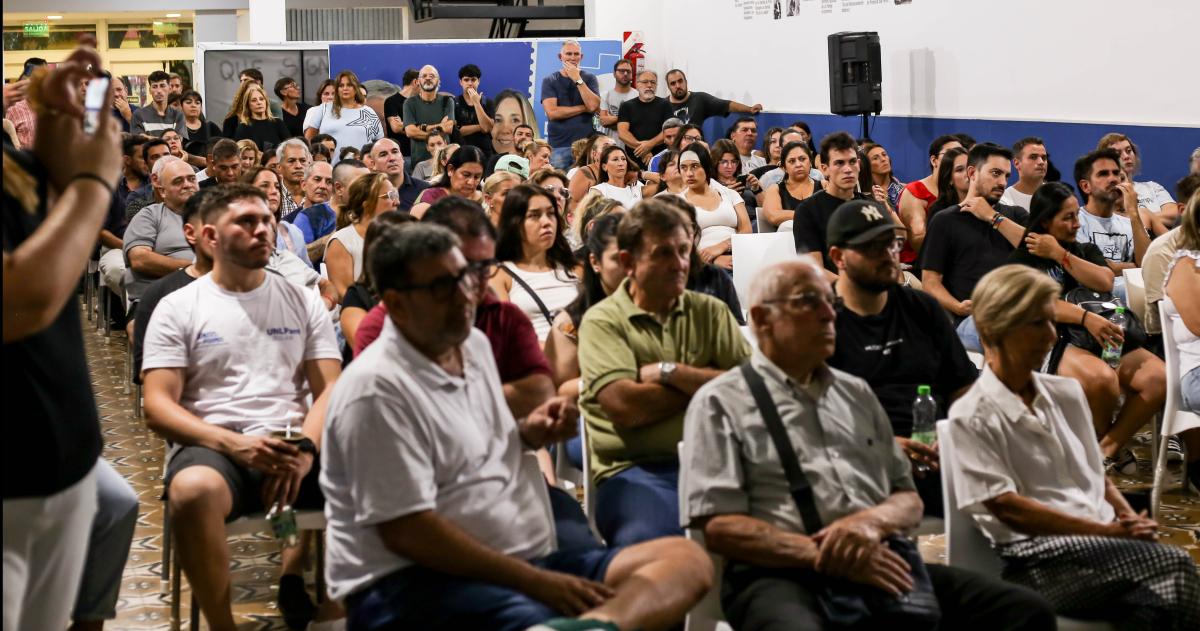 El salón de la sede del PJ  lució colmado