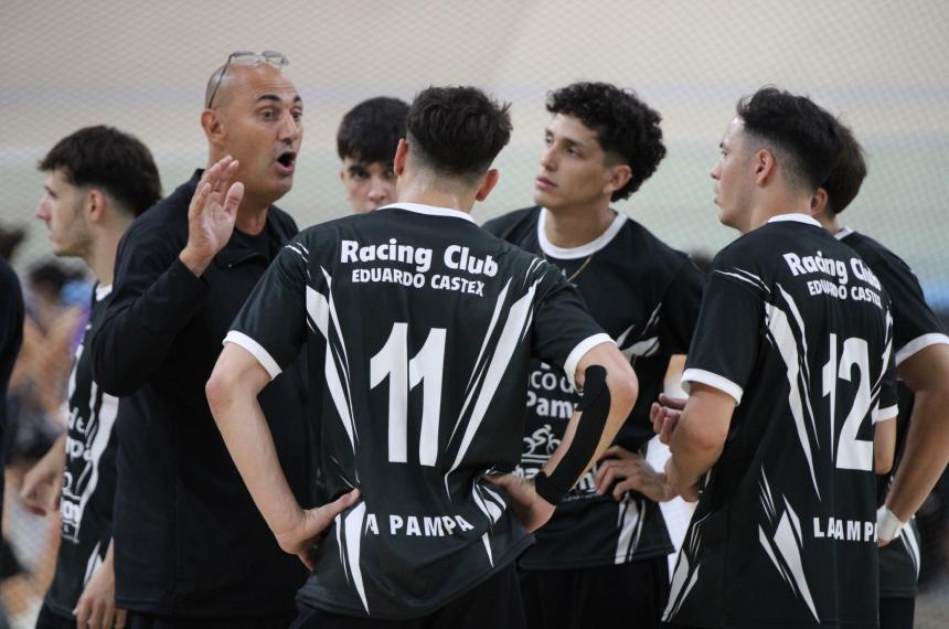 El suentildeo de Racing terminoacute en San Juan