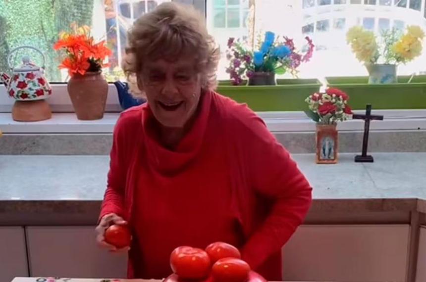 Asalto a la abuela influencer- tres adolescentes atacaron a Moacutenica Mancini y el robo habriacutea sido dirigido desde una caacutercel