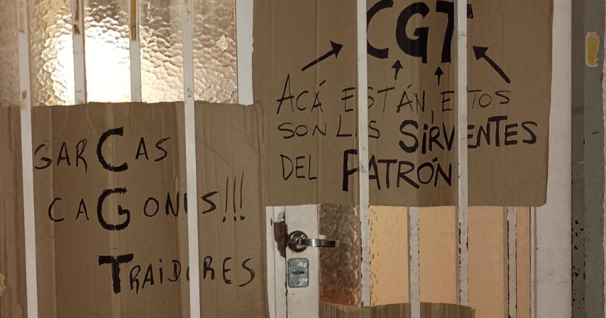 La protesta contra la reforma laboral terminoacute con un escrache a la CGT