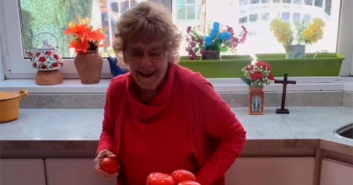 Asalto a la abuela influencer- tres adolescentes atacaron a Moacutenica Mancini y el robo habriacutea sido dirigido desde una caacutercel