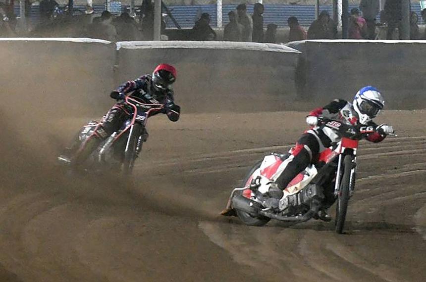 Albín por adentro y Zubillaga por afuera