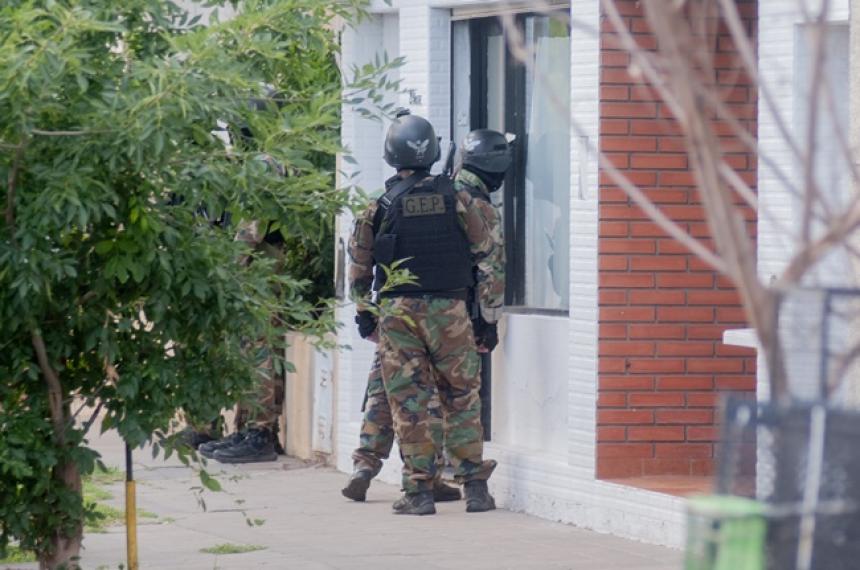 La policía realizó allanamientos en varios puntos de General Pico
