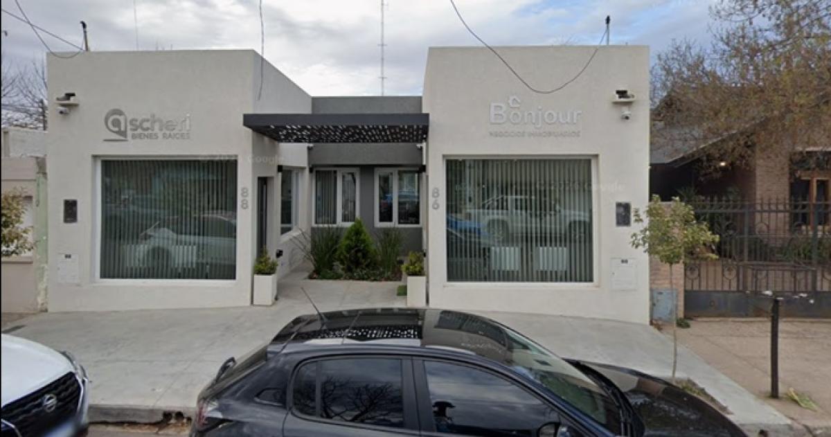 Las inmobiliarias est�n ubicadas a metros de la Avenida Luro