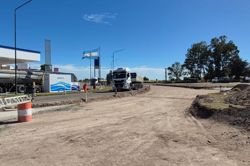 La obra se desarrolla en el cruce de las Rutas Provinciales 1 y 18