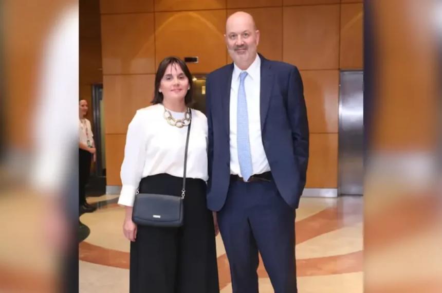 Federico Sturzenegger junto a su esposa Maria Rouillet