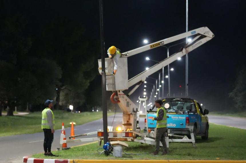 Iniciaron mejoras en la Avenida Peroacuten