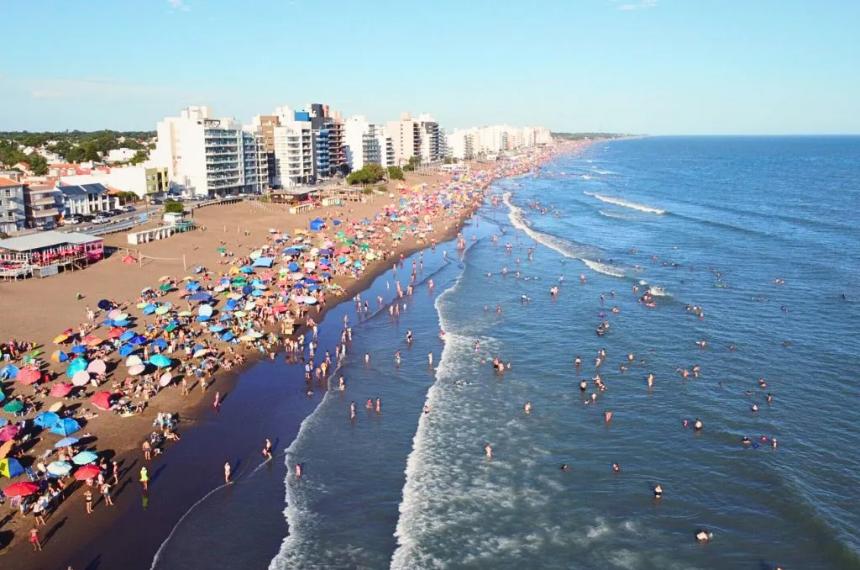 monte Hermoso fue el destino elegido por miles de pampeanos para el finde de Carnaval