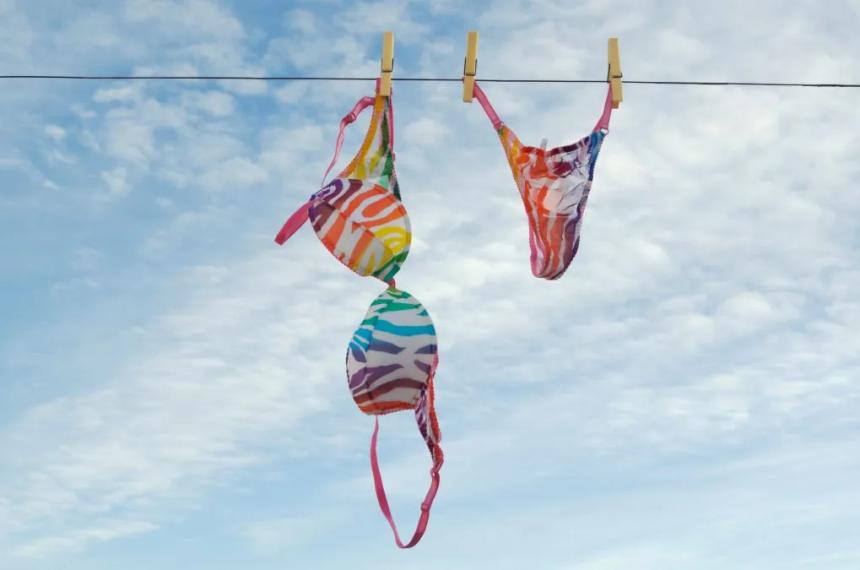 No se recomienda usar tanga y pantalón vaquero muy apretado a la vez porque disminuye la ventilación y aumenta la humedad en la zona