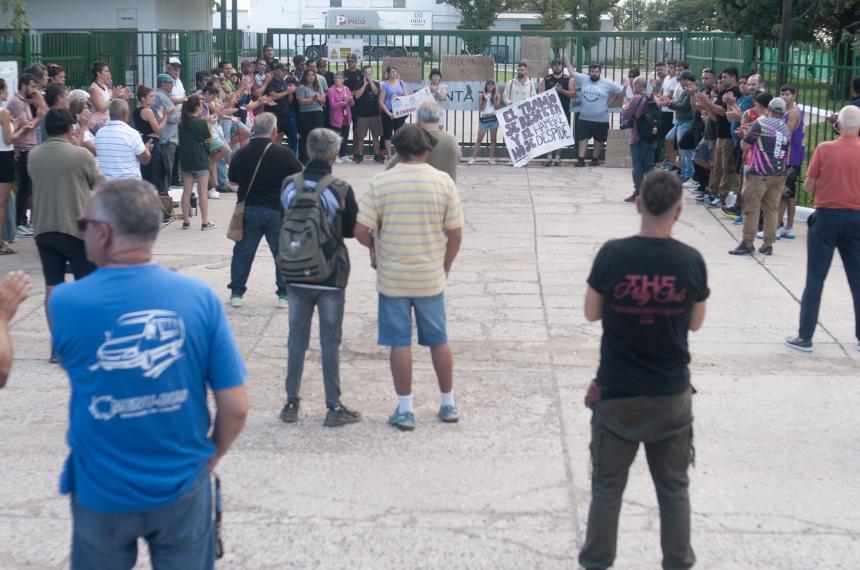 Trabajadores del Frigoriacutefico Pico se movilizaron en Trenel por despidos y pagos adeudados
