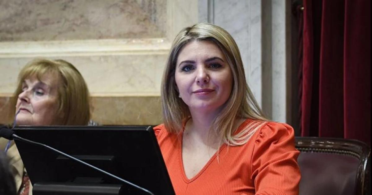 Cruce picante entre una gremialista y una senadora