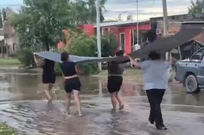 El equipo de hermanas que se volvioacute viral- fuerza y humor para reconstruir Santa Rosa