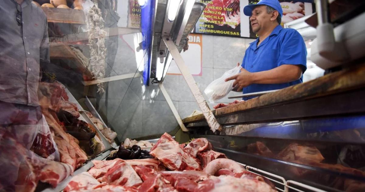 La combinación de factores clim�ticos y el proceso de retención de hacienda licuó la oferta en el mostrador