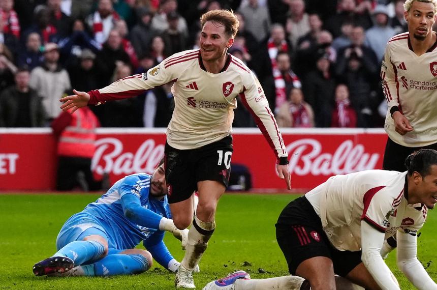 Alexis festeja el agónico gol para su equipo