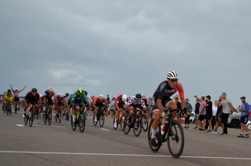 Joaquín Giménez se impuso al sprint con una gran determinación y consiguió una de sus mejores victorias