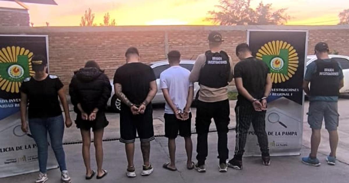  Sospechan que la banda aprovechaba los viajes por estafas para introducir droga en la provincia