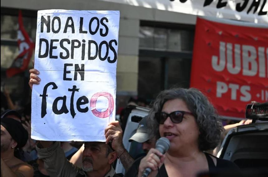  Los trabajadores de FATE en una marcha al Congreso