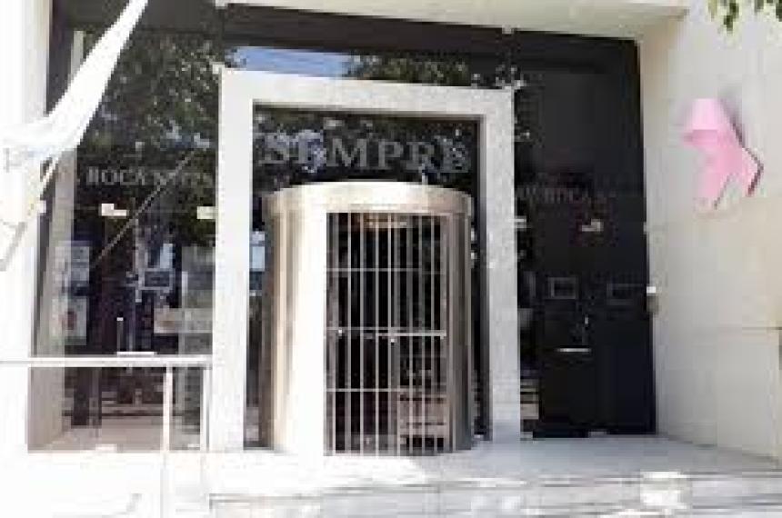 El fallo señala que si no hay respuesta en un caso urgente es un consentimiento de la obra social