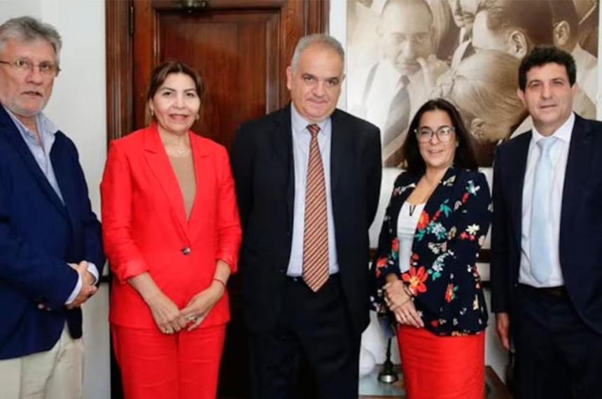 iexclSe les escapa la tortuga Fuga masiva en el Senado- El peronismo se desangra y Milei ya acaricia la suma del poder