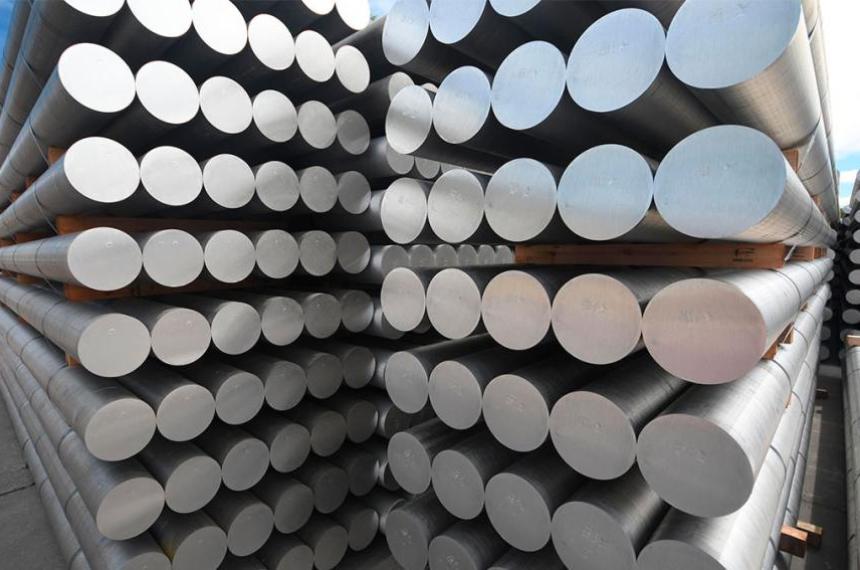 Se acaboacute la fiesta para Aluar- Caputo le abre el grifo al aluminio chino y le quita el colchoacuten a Madanes Quintanilla