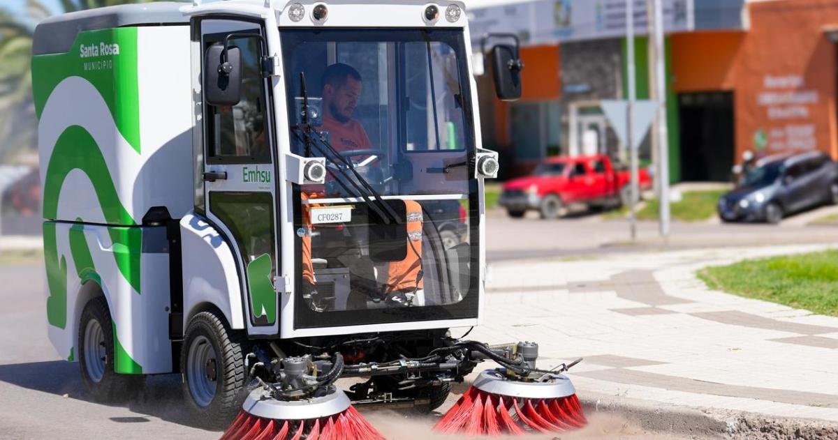 Las barredoras comenzaron a trabajar tras el temporal de la semana pasada