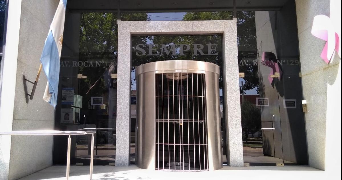 El fallo señala que si no hay respuesta en un caso urgente es un consentimiento de la obra social