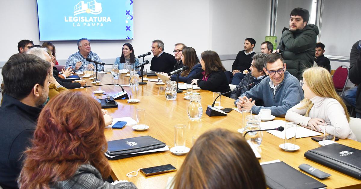 El vernismo maneja los tiempos y el poder de fuego