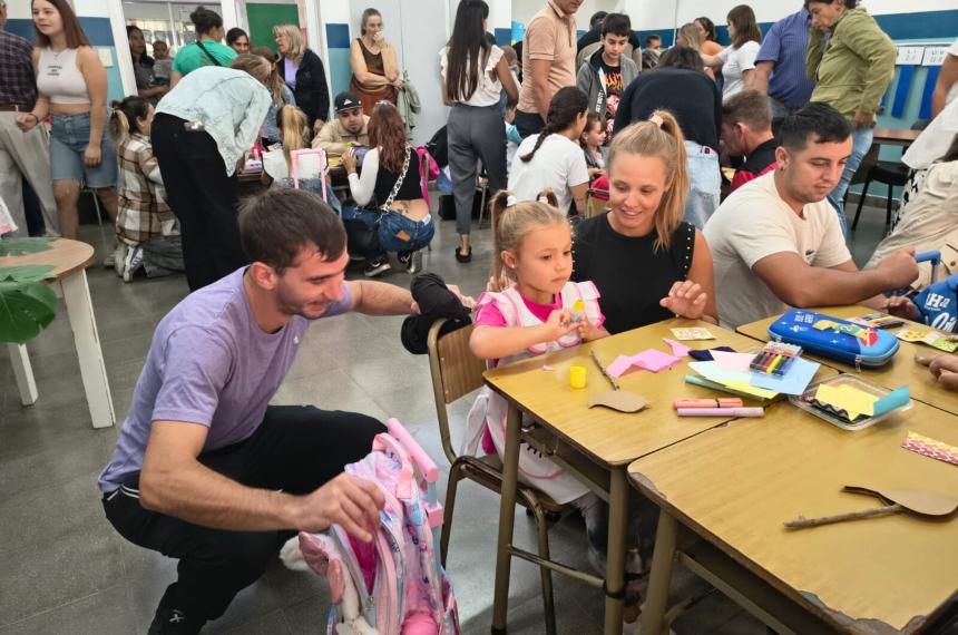 Jardines y primarias iniciaron el periacuteodo de ambientacioacuten