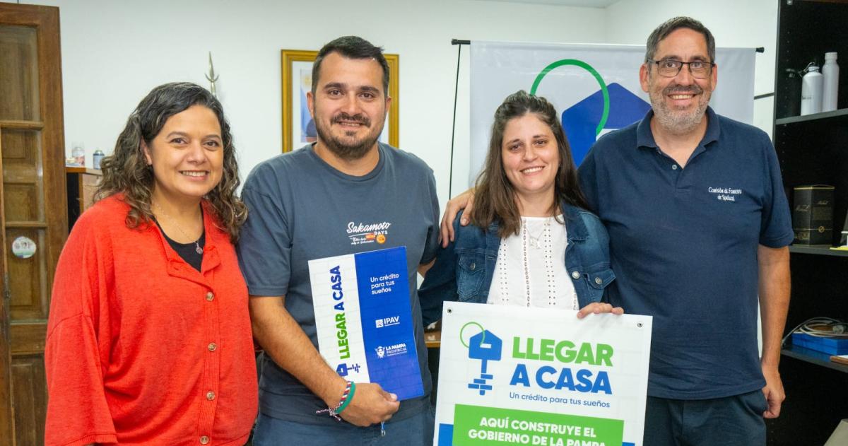 Entregaron creacuteditos Llegar a Casa en Santa Rosa Pico y Speluzzi