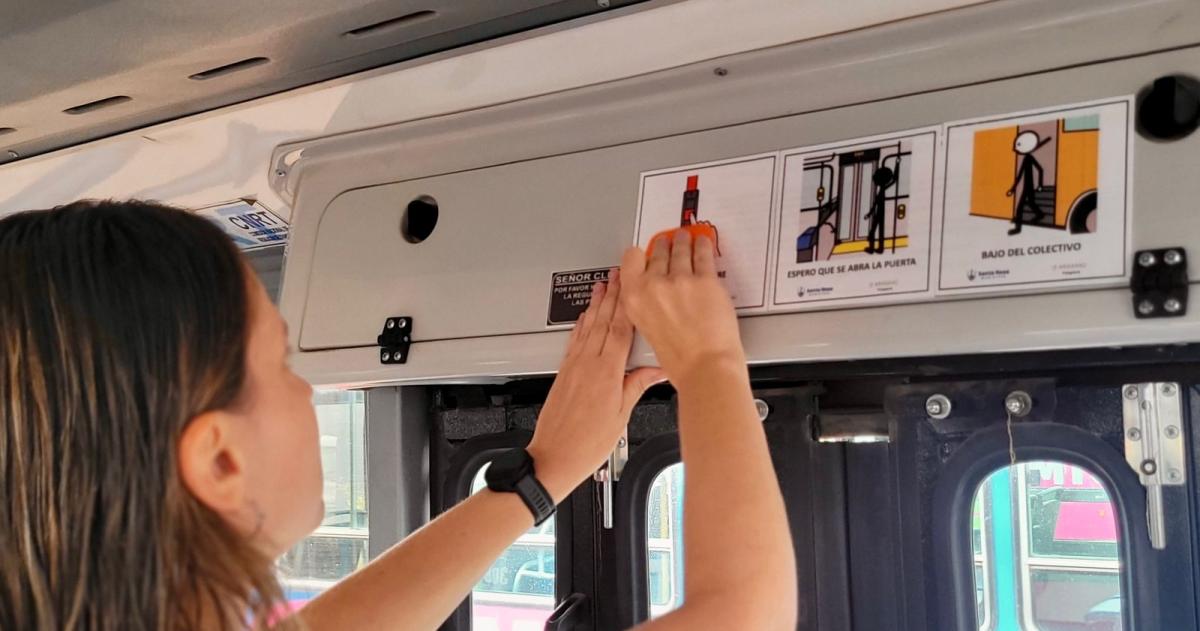 El municipio sentildealiza escuelas acondiciona los CDI y coloca pictogramas en los colectivos