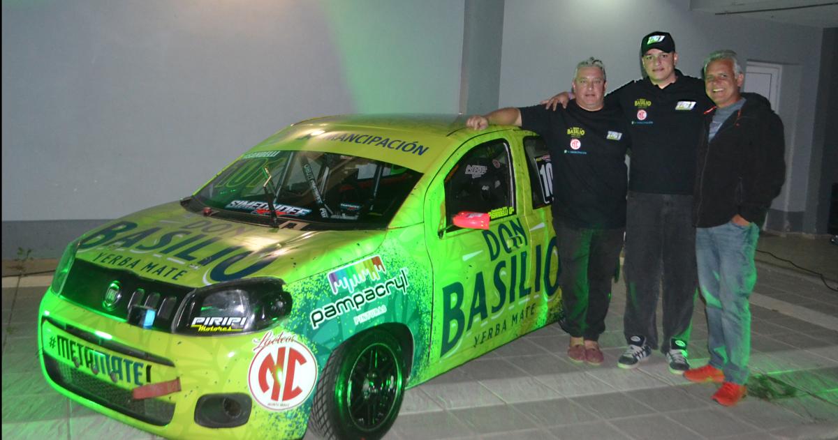 Toto Pisandelli junto a su padre Pedro y el Pato di Palma