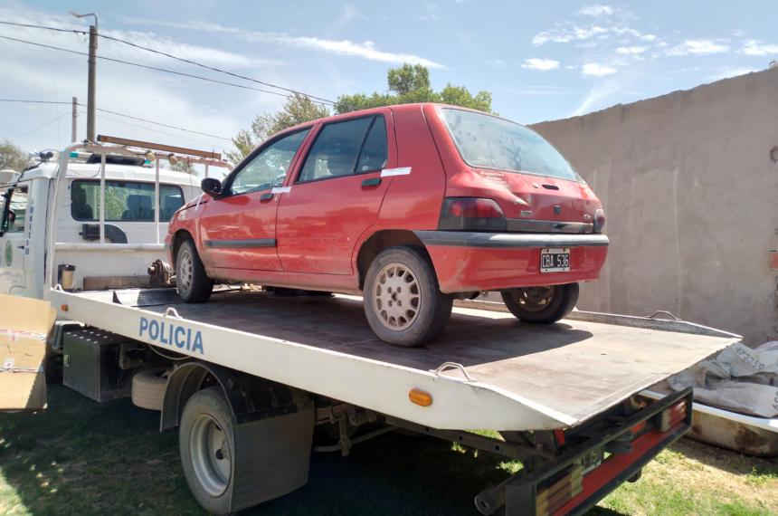 El auto secuestrado en uno de los allanamientos