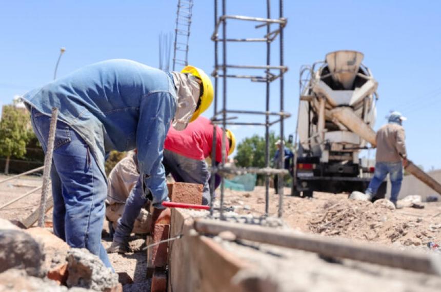 La crisis profunda en la construccioacuten ya afectoacute a 120000 trabajadores