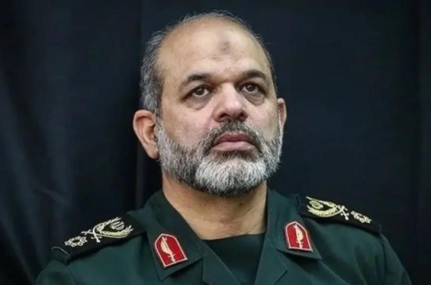  Tras la muerte de la c�pula militar en los recientes ataques Teher�n nombró a un general buscado por Interpol