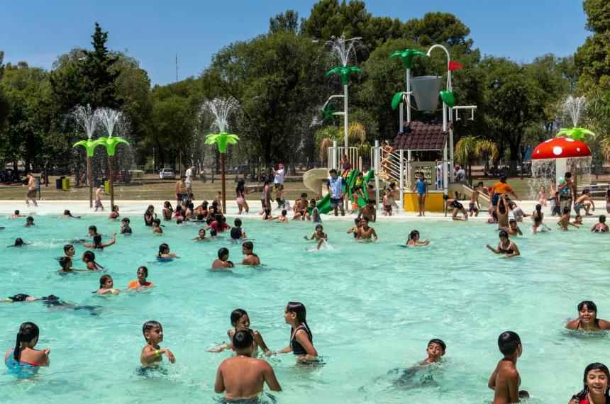 Domingo caluroso y ventoso en Santa Rosa 