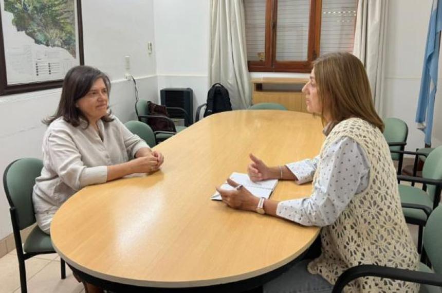 La ministra Fernanda Gonz�lez y la decana Lía Molas