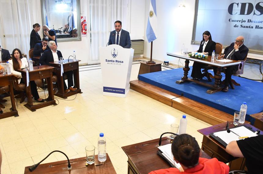 Di Naacutepoli abrioacute las sesiones con un plan de reconstruccioacuten de 3000 millones