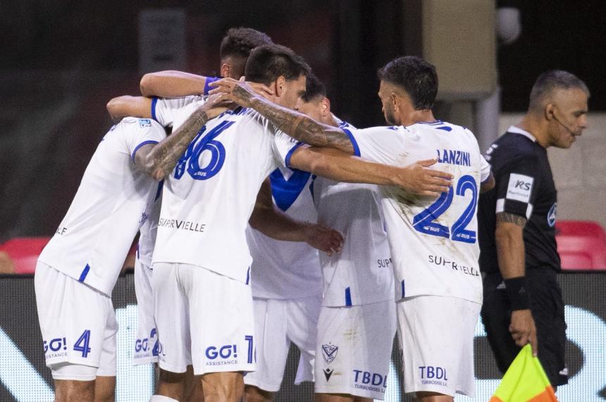 Veacutelez vencioacute a Estudiantes y se distancioacute