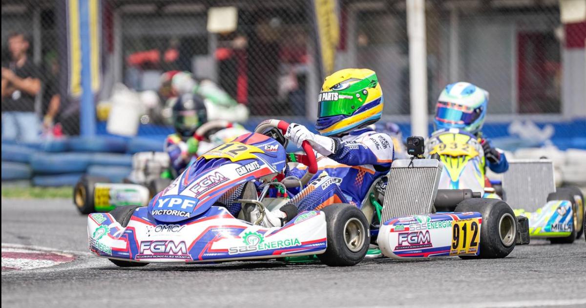 Podio de Simoacuten Corteacutes Falcon en BA