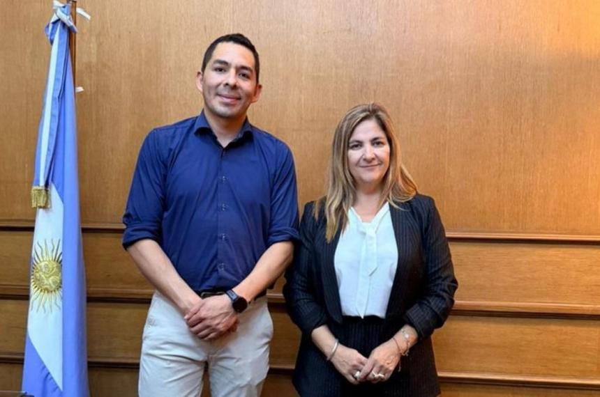 El intendente Leonel Monsalve junto a su vice Marina Álvarez