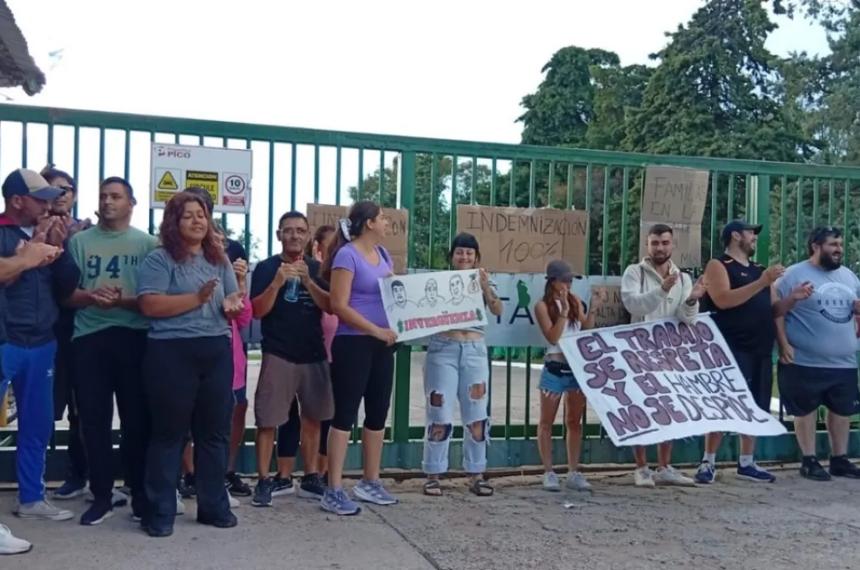 Trabajadoras y trabajadores del Frigorífico Pico reclaman por el pago de indemnizaciones