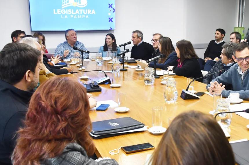 Pese al alineamiento del vernismo con el Centro Cívico la batalla legislativa no ser� sencilla