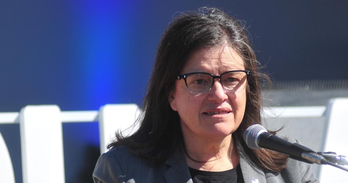 Produccioacuten- la ministra con los tapones de punta contra la oposicioacuten legislativa  